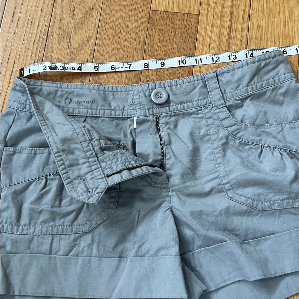 LOFT Light French Gray Women's Cargo Shorts w/ Puckered Pockets & Cuffs Sz 6 & 8 - Picture 5 of 10